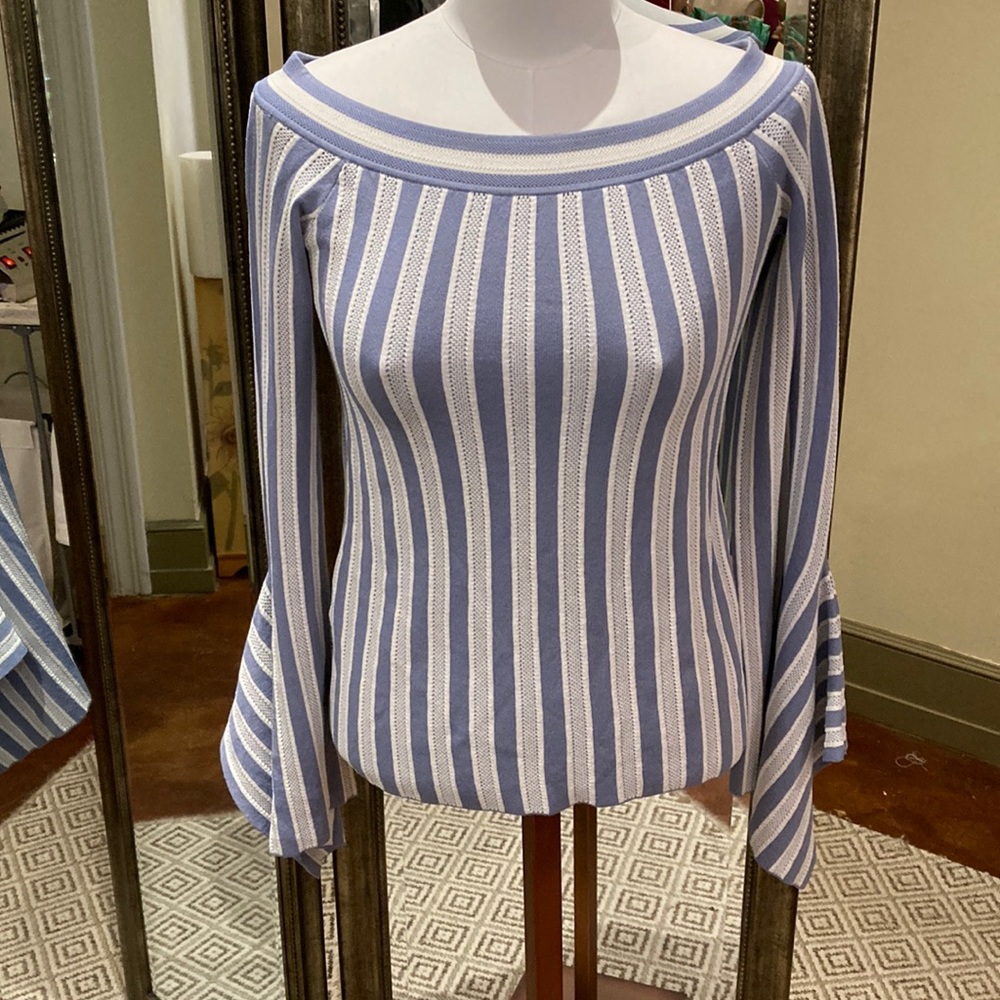 Blue and white stripes elastic top